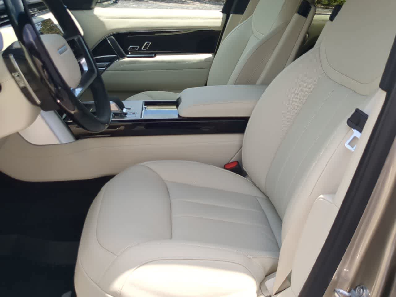 New 2026 Land Rover Range Rover SE AWD/4WD image 16