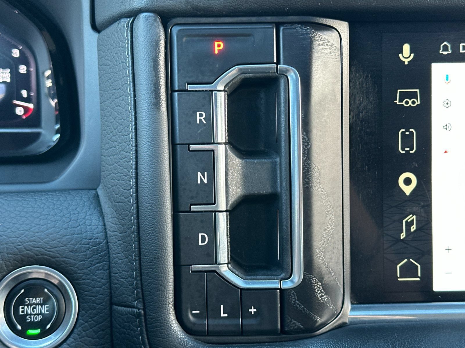 Used 2023 GMC Yukon XL Denali AWD/4WD image 26