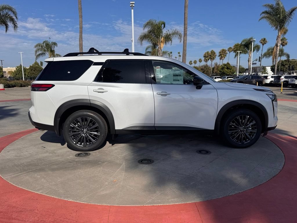 New 2026 Nissan Pathfinder SL w/ SL Premium Package (P04) FWD image 9