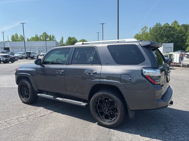 Used 2018 Toyota 4Runner SR5 AWD/4WD image 7