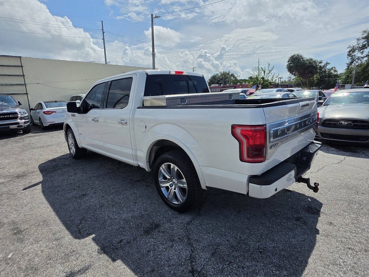 Used 2015 Ford F150 Platinum w/ Equipment Group 701A Luxury RWD image 4