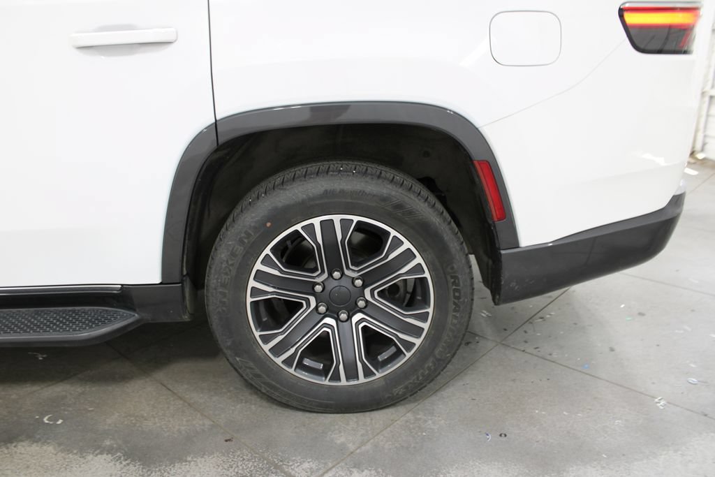 Used 2022 Jeep Wagoneer Series III w/ Flexible Seating Group AWD/4WD image 41