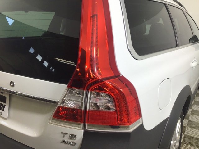 Used 2016 Volvo XC70 T5 Platinum w/ Climate Package image 26