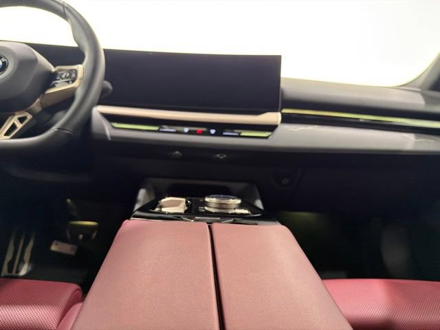 Certified 2024 BMW 530i xDrive w/ M Sport Package AWD/4WD image 35