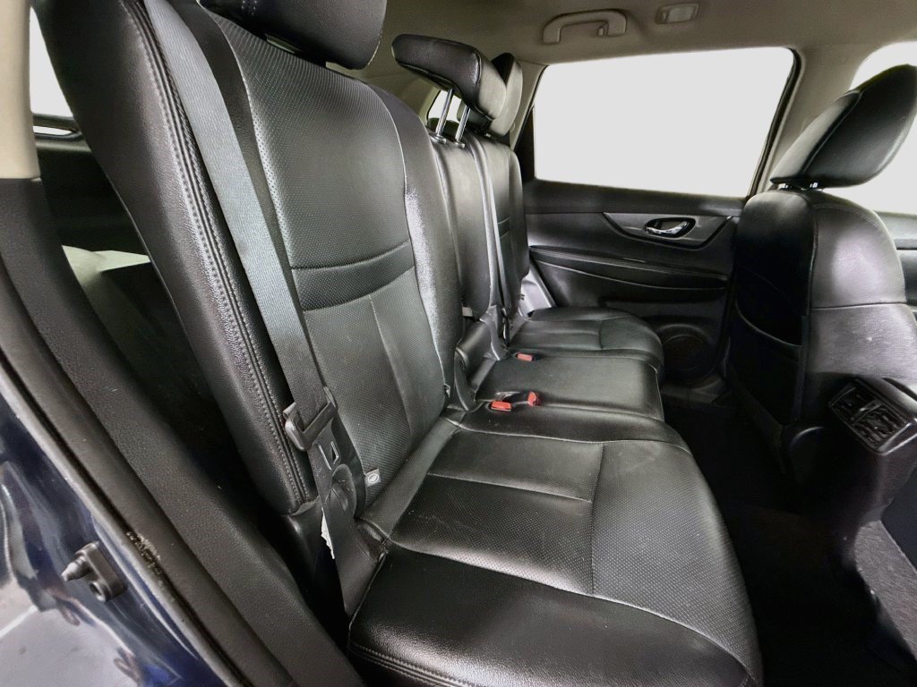 Used 2016 Nissan Rogue SL w/ SL Premium Package AWD/4WD image 26