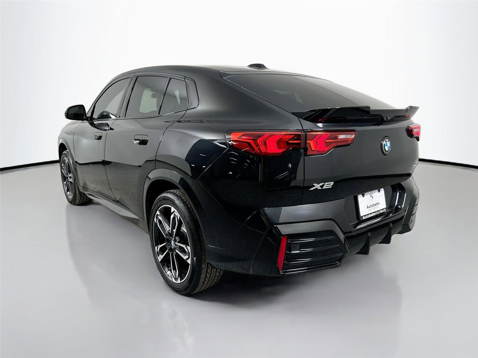 New 2026 BMW X2 xDrive28i AWD/4WD image 8