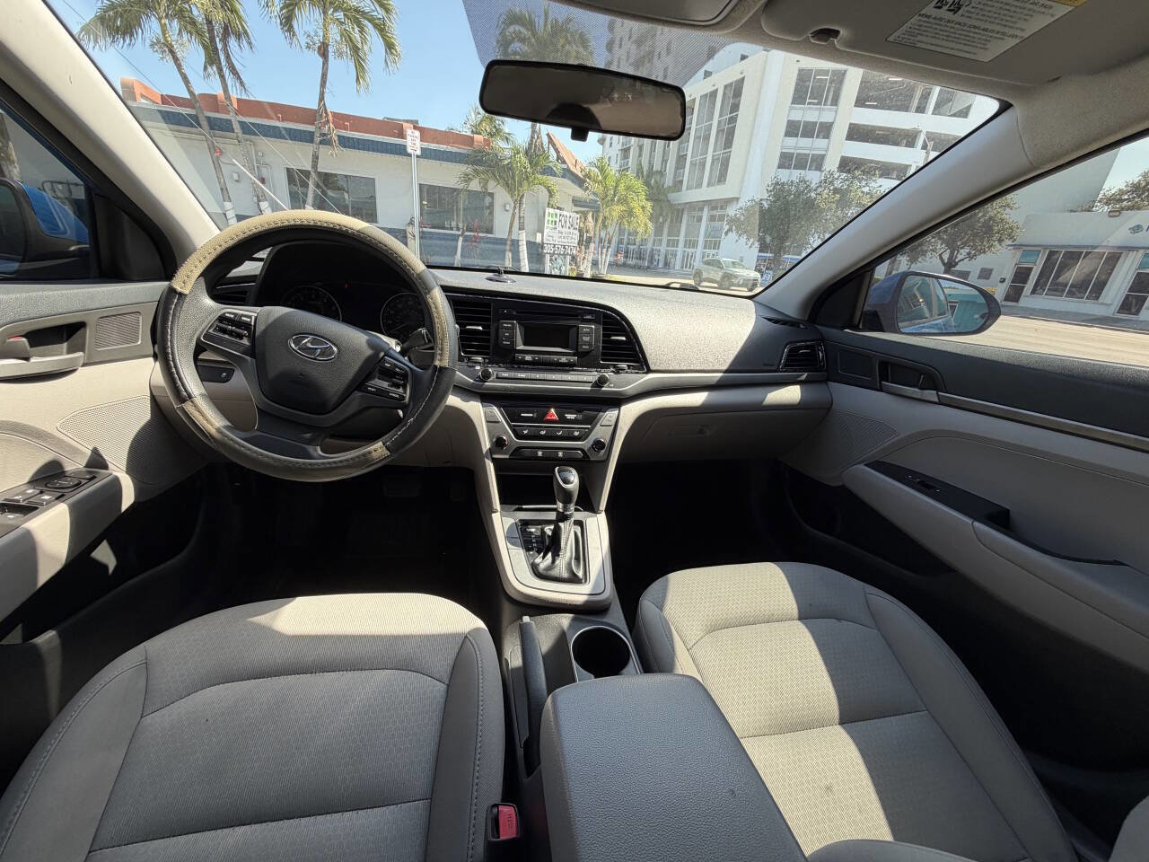 Used 2017 Hyundai Elantra SE FWD image 8
