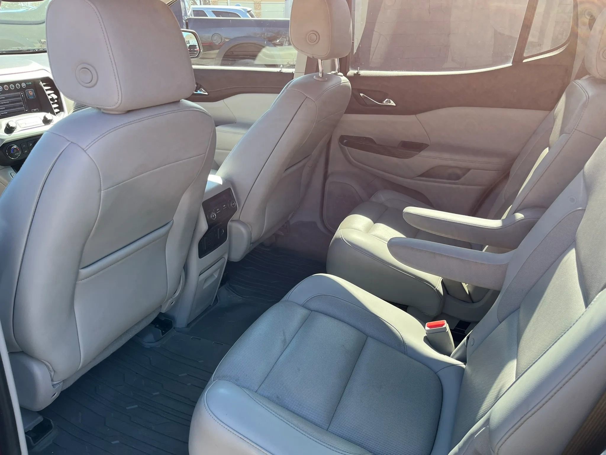 Used 2019 GMC Acadia SLT image 13