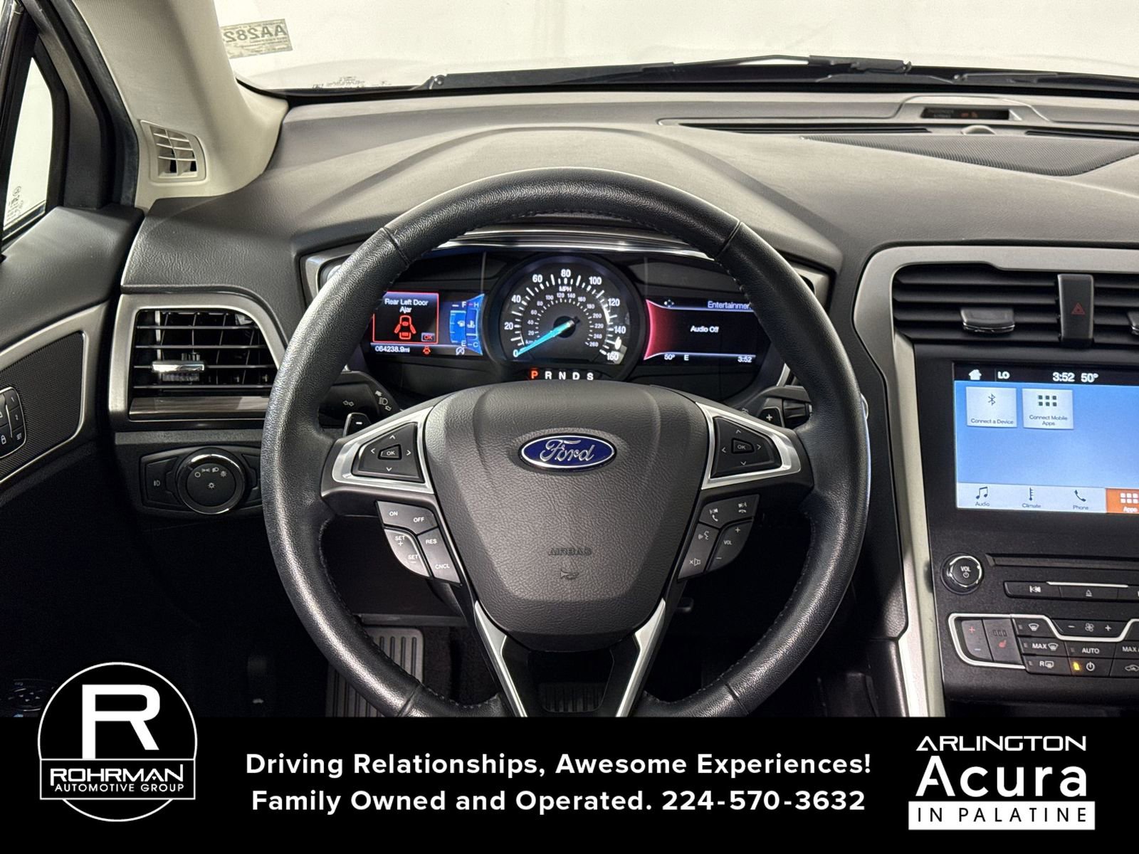 Used 2017 Ford Fusion SE w/ Fusion SE Technology Package image 12