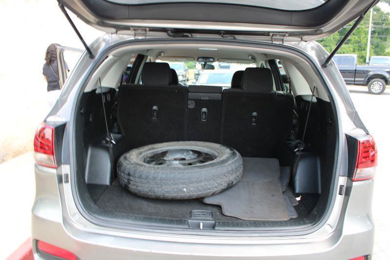 Used 2019 Kia Sorento L FWD image 14
