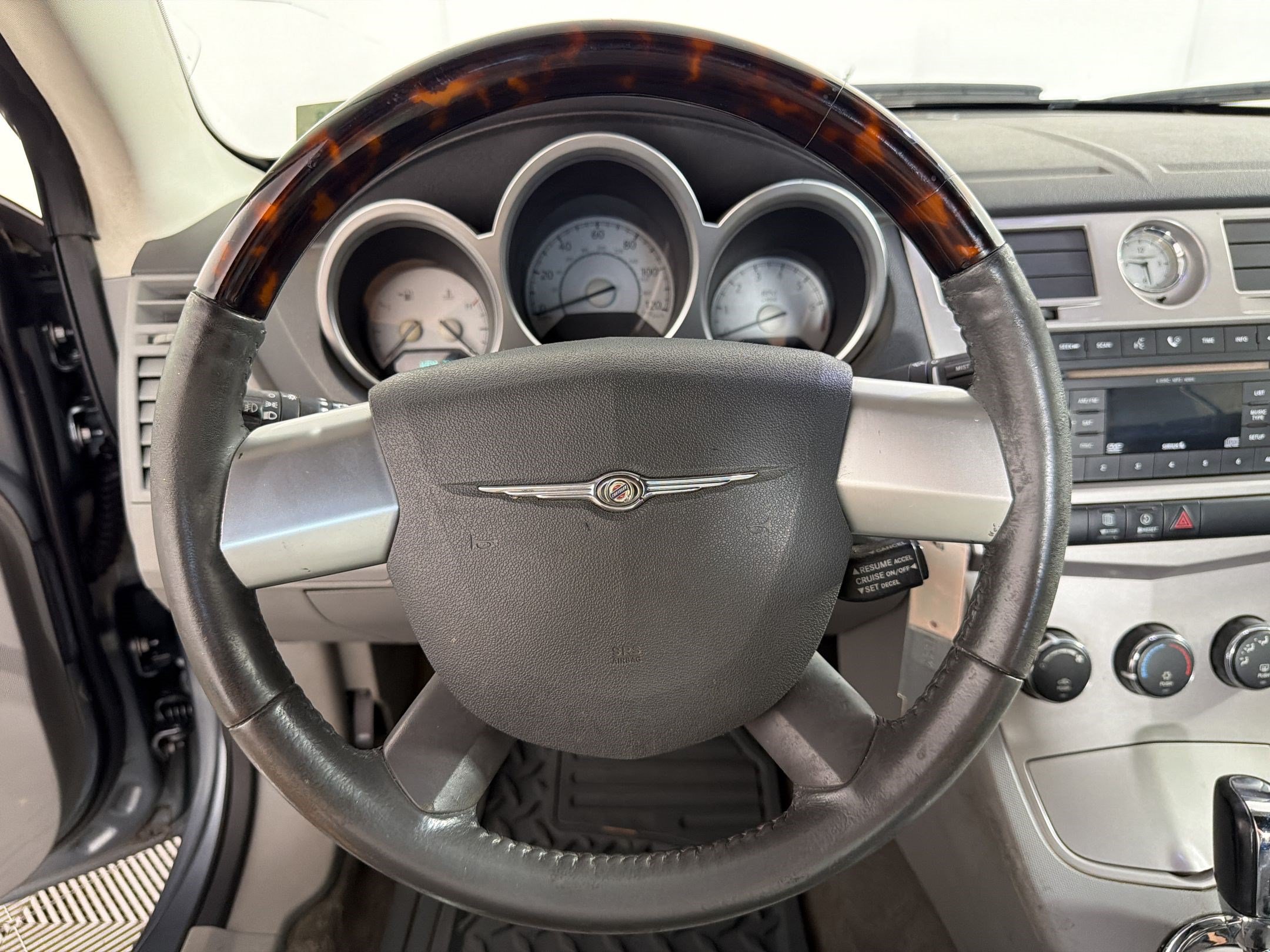 Used 2008 Chrysler Sebring Limited FWD image 11