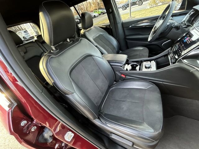 Used 2023 Jeep Grand Cherokee Altitude image 24