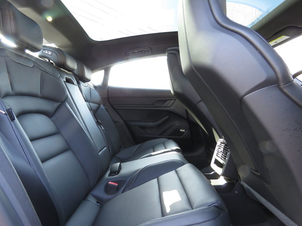Used 2024 Porsche Taycan image 16