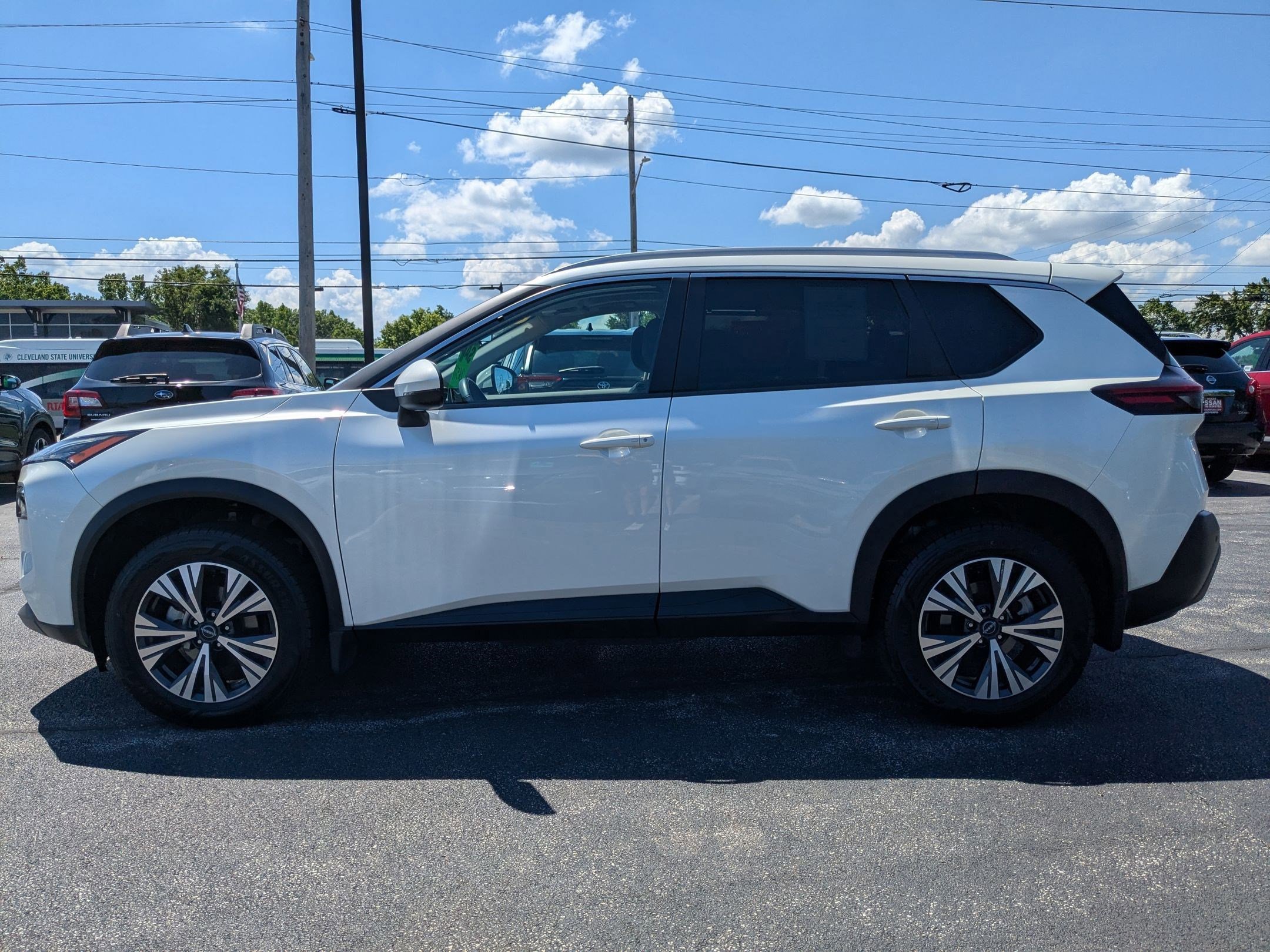 Certified 2022 Nissan Rogue SV w/ SV Premium Package image 9
