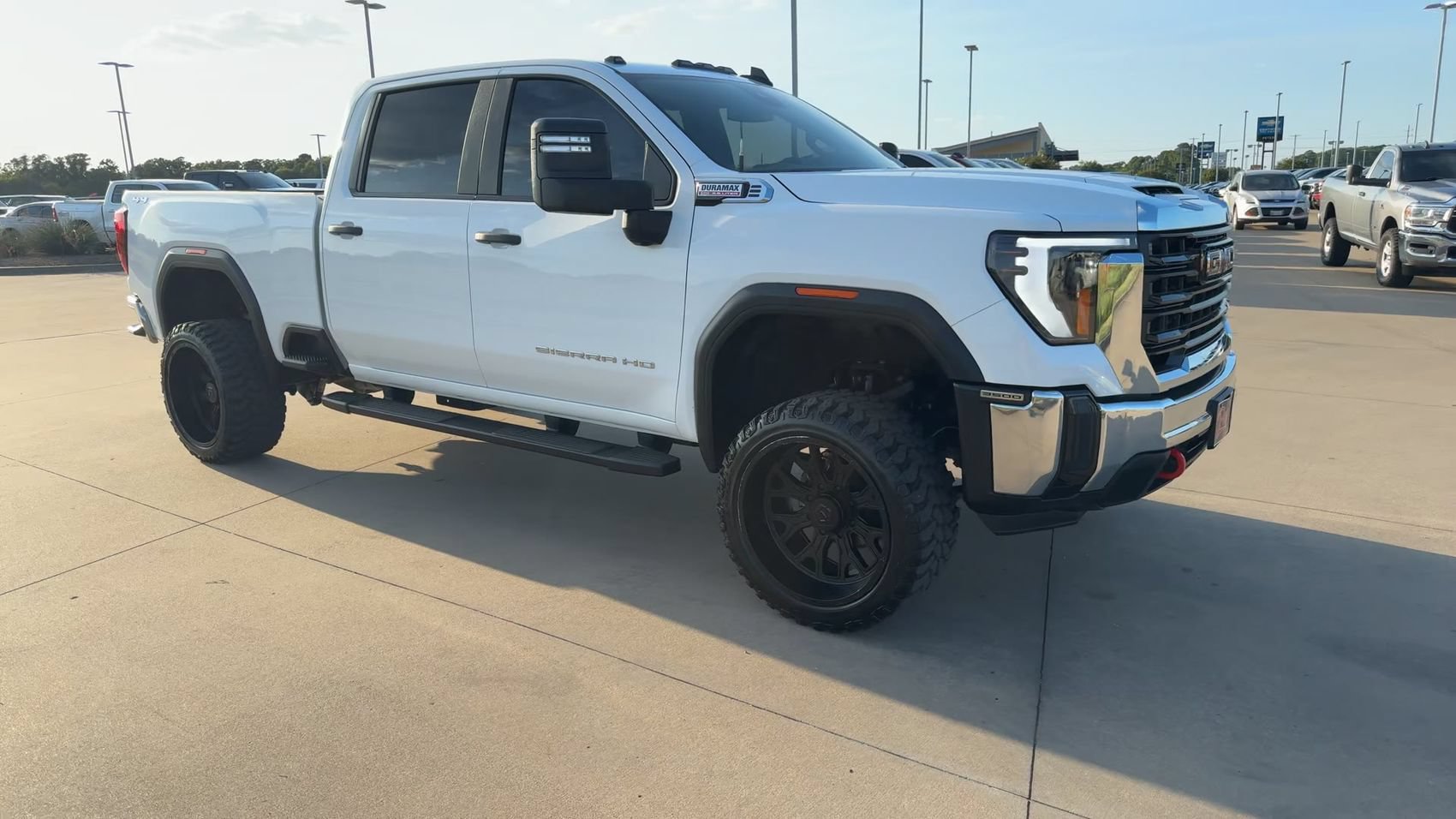 Used 2024 GMC Sierra 3500 Pro AWD/4WD image 9