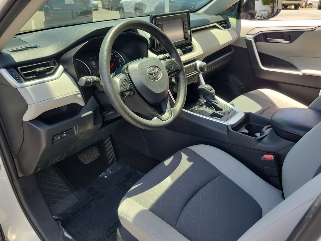 Used 2019 Toyota RAV4 XLE AWD/4WD image 18