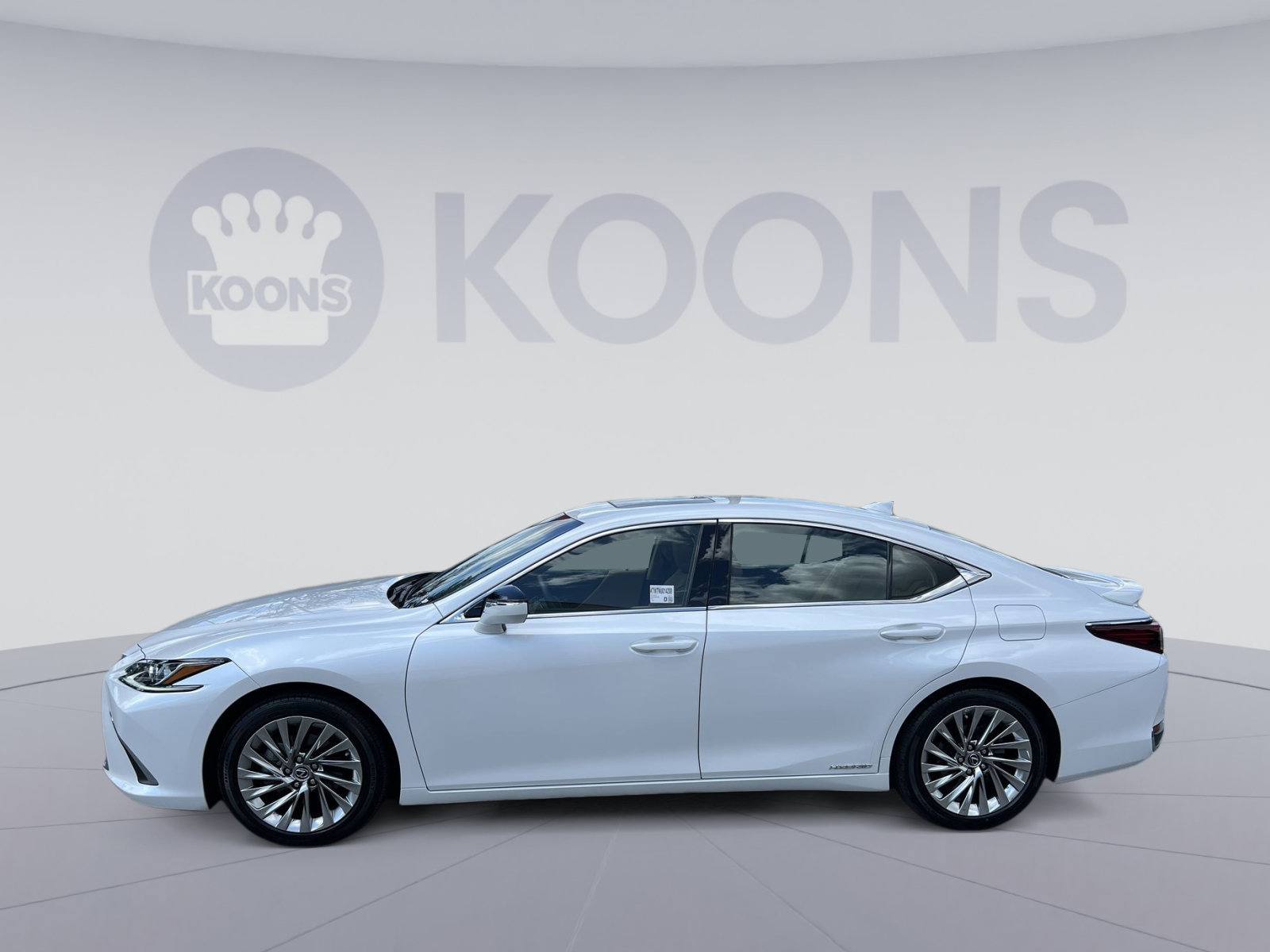 Used 2022 Lexus ES 300h w/ Accessory Package FWD image 2