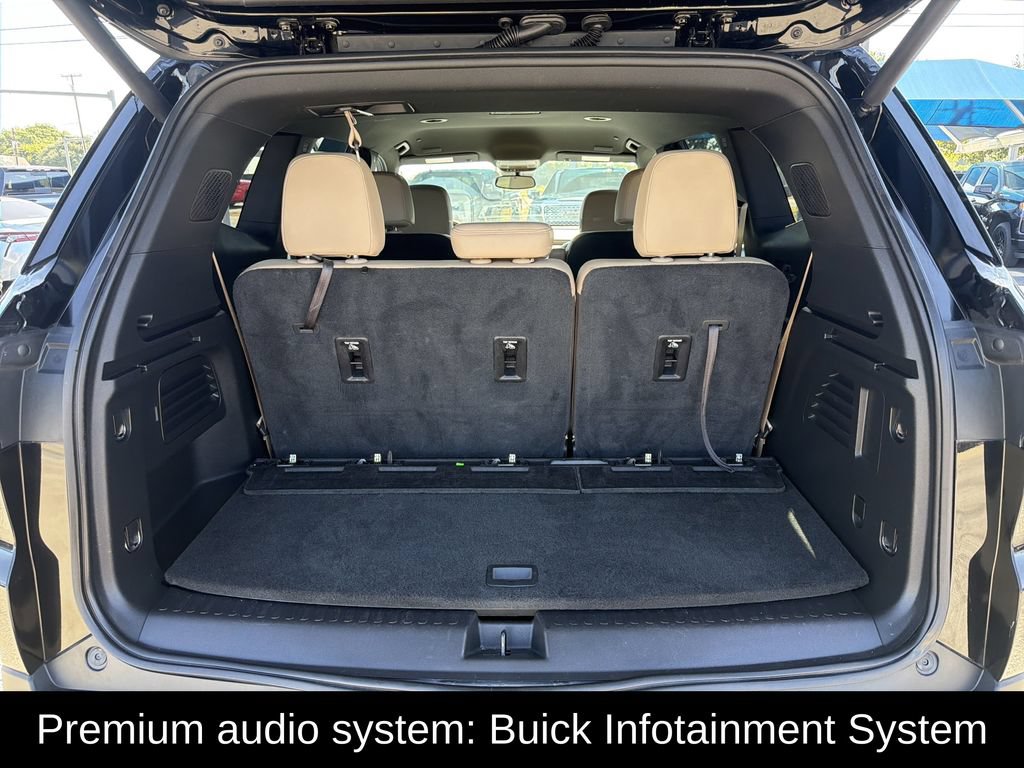 Used 2025 Buick Enclave Preferred AWD/4WD image 7