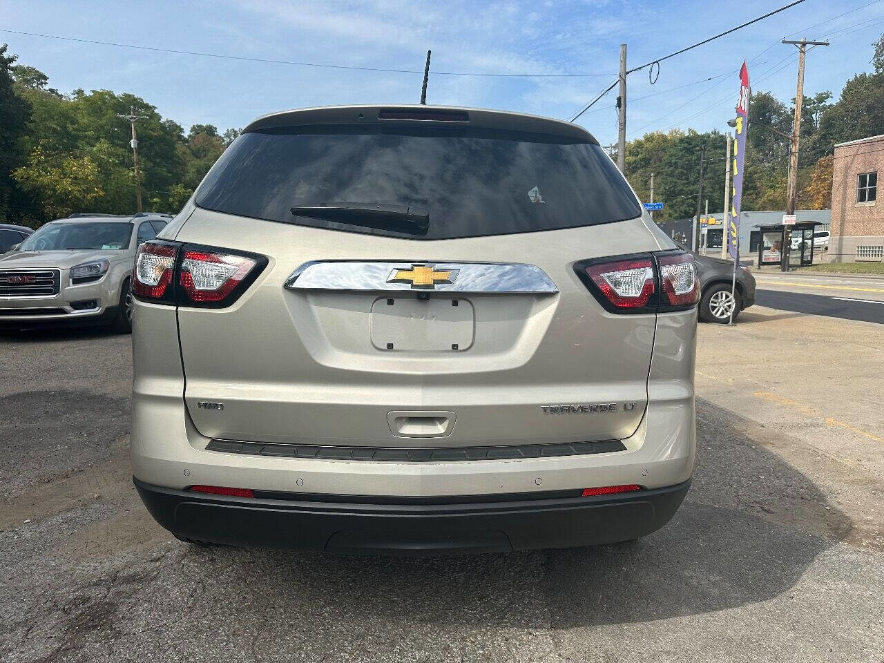 Used 2016 Chevrolet Traverse LT image 7