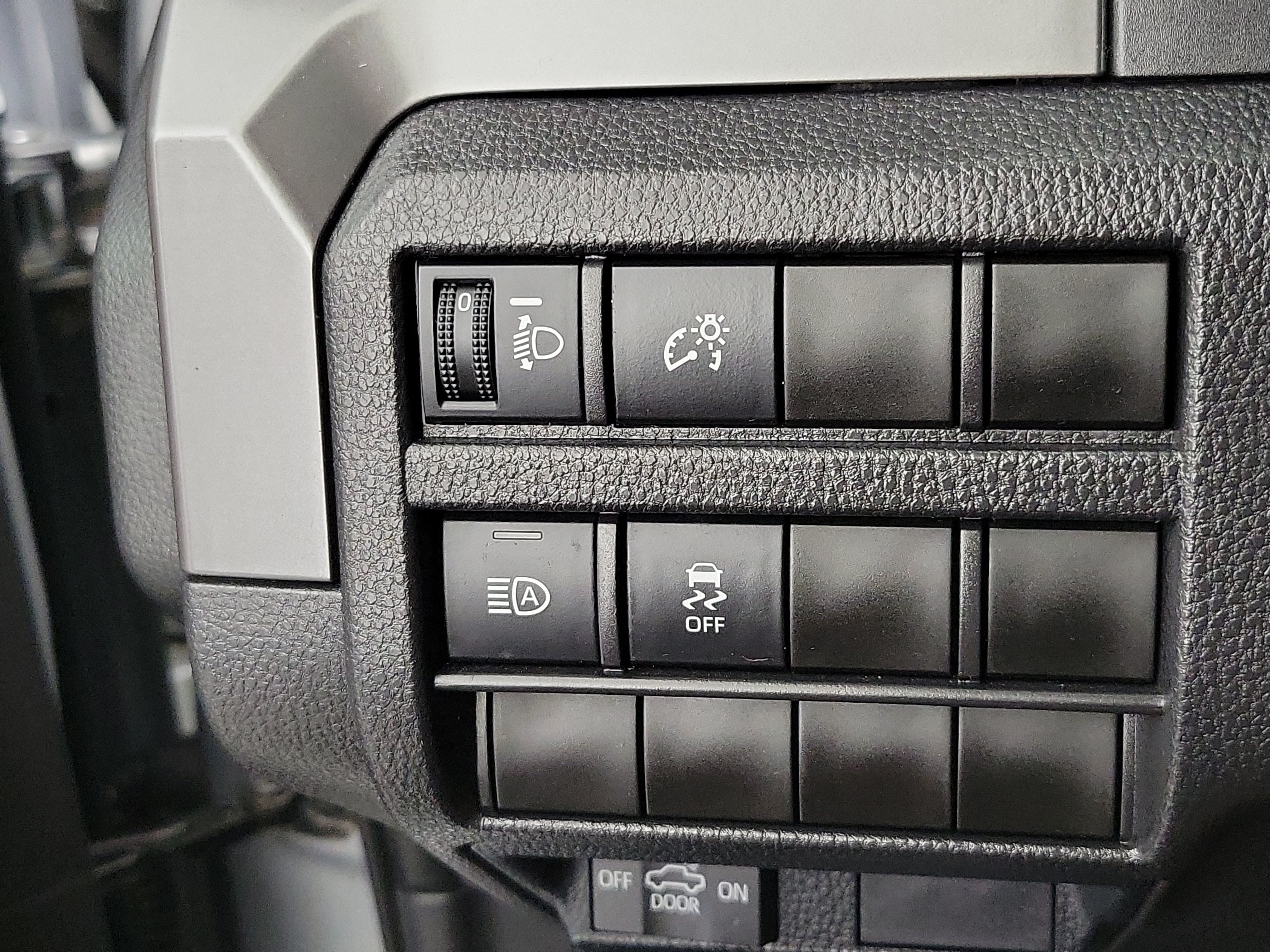 Certified 2025 Toyota Tacoma SR5 AWD/4WD image 21