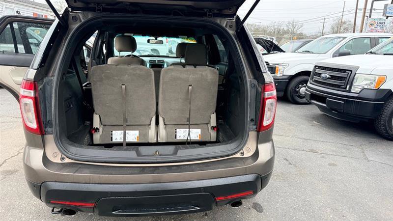 Used 2015 Ford Explorer XLT w/ Equipment Group 201B image 10