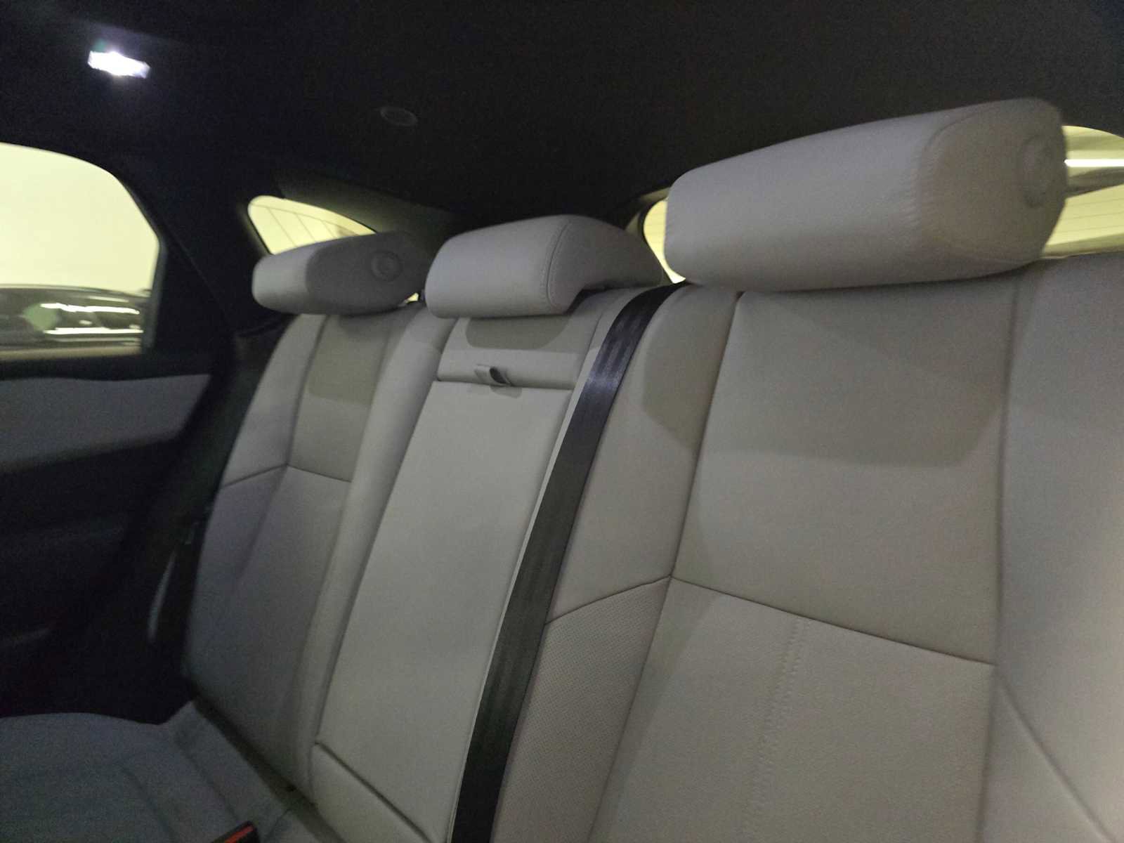 New 2026 Land Rover Range Rover Velar Dynamic SE image 10