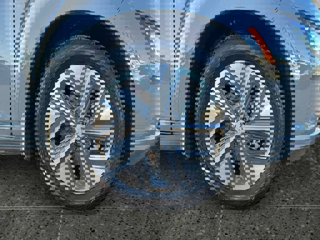 Used 2023 Hyundai Kona Limited image 9