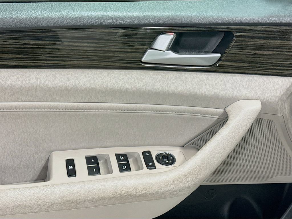 Used 2017 Hyundai Sonata Limited image 20