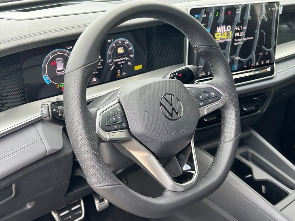 New 2026 Volkswagen Tiguan SE R-Line FWD image 17