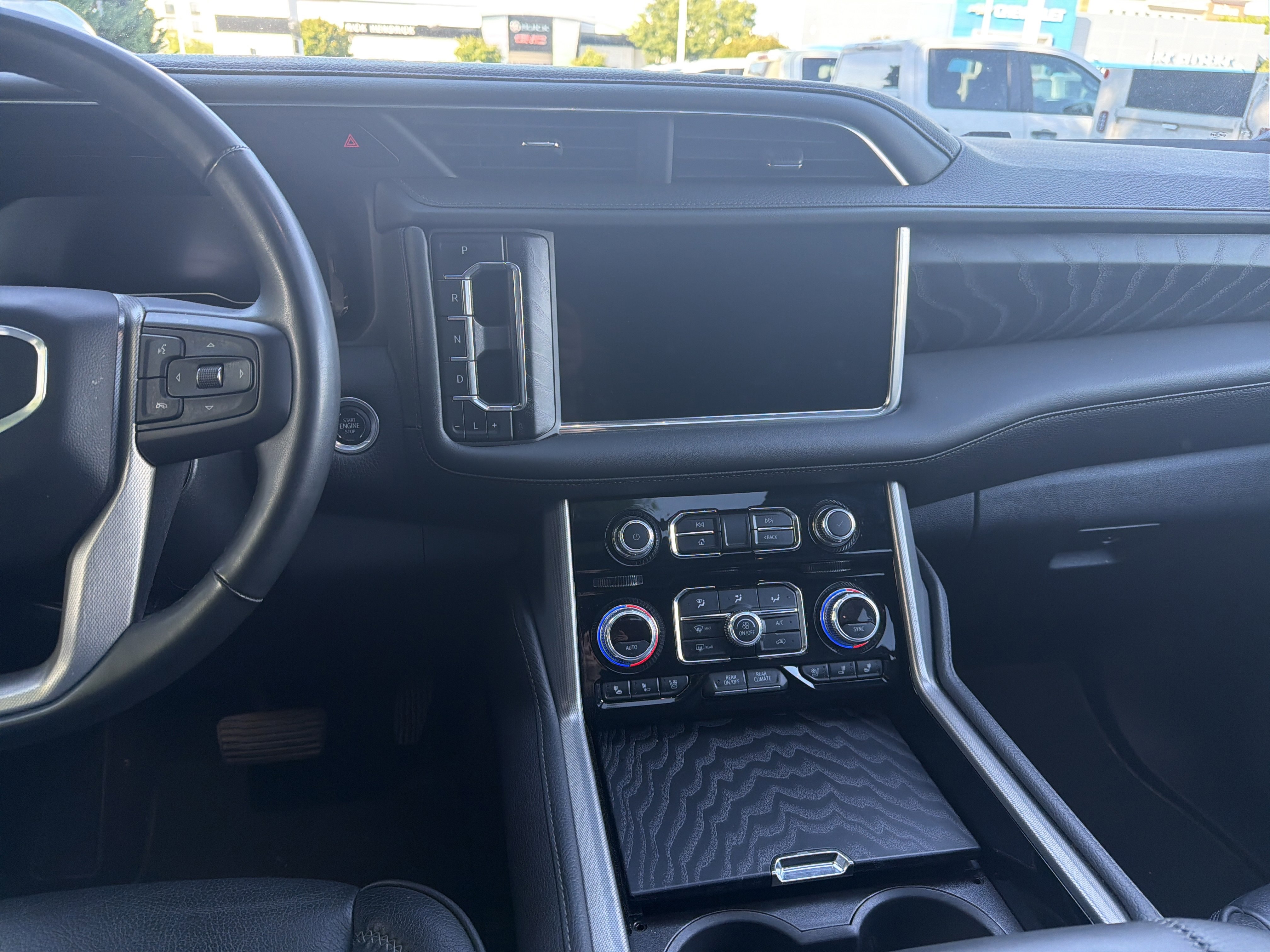 Used 2024 GMC Yukon Denali AWD/4WD image 30