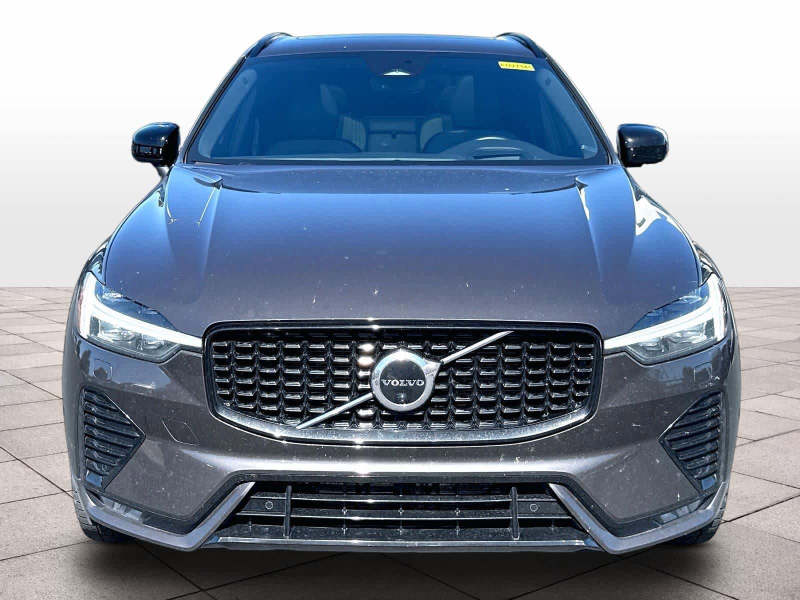 Used 2022 Volvo XC60 B5 R-Design w/ Advanced Package AWD/4WD image 2