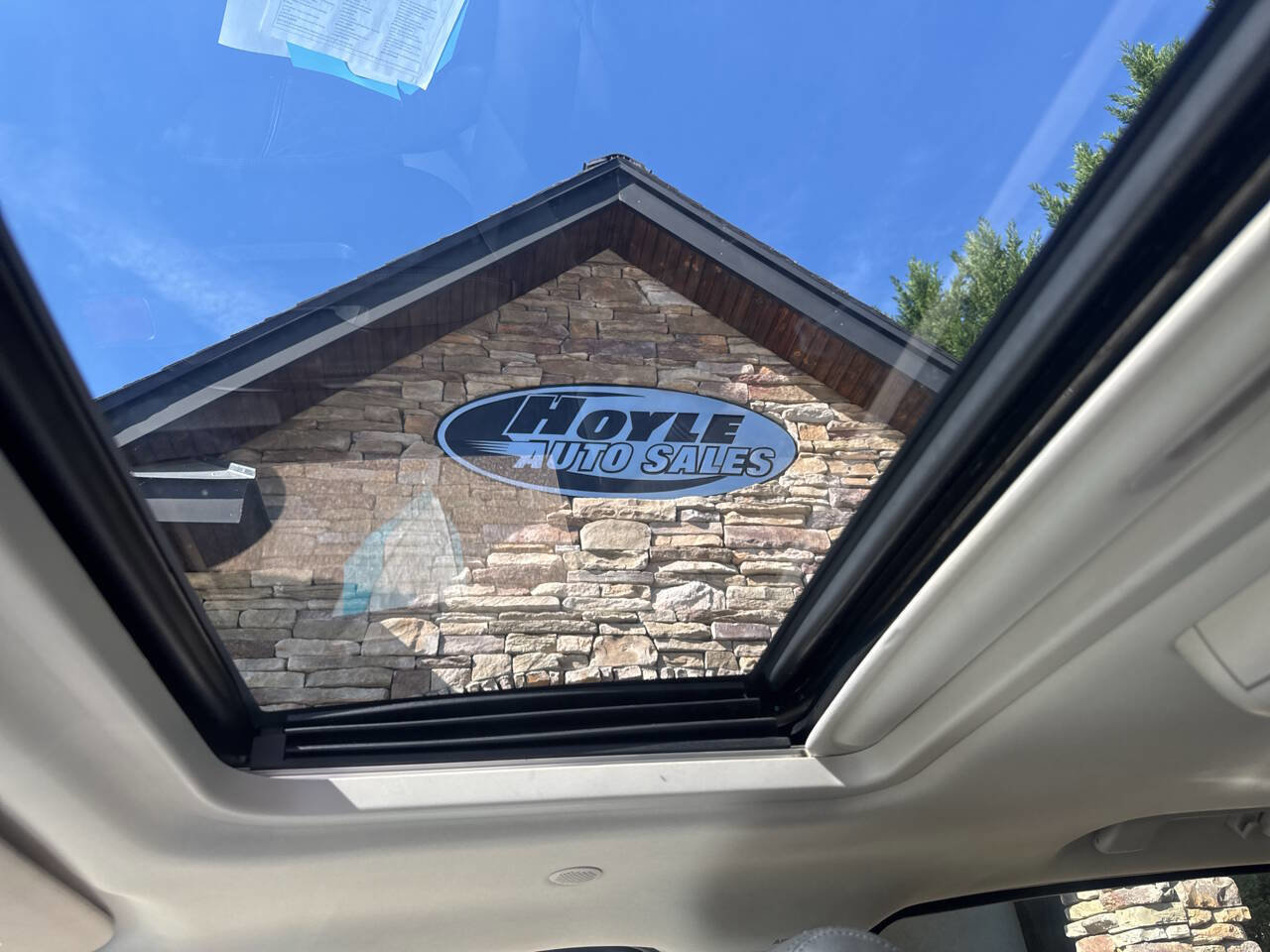 Used 2012 Cadillac Escalade EXT Premium AWD/4WD image 16