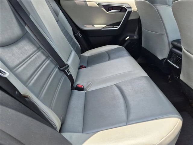 Used 2020 Toyota RAV4 Limited FWD image 17