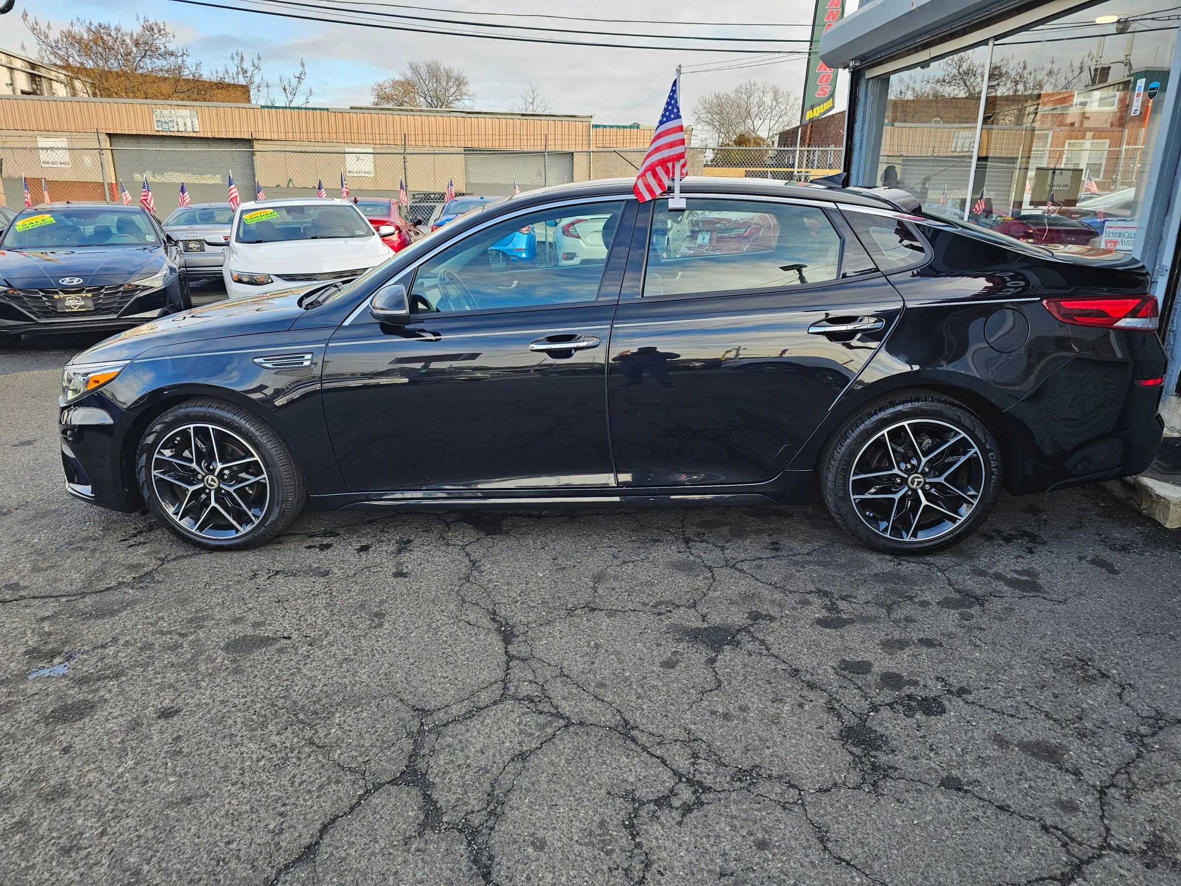 Used 2020 Kia Optima SE image 2
