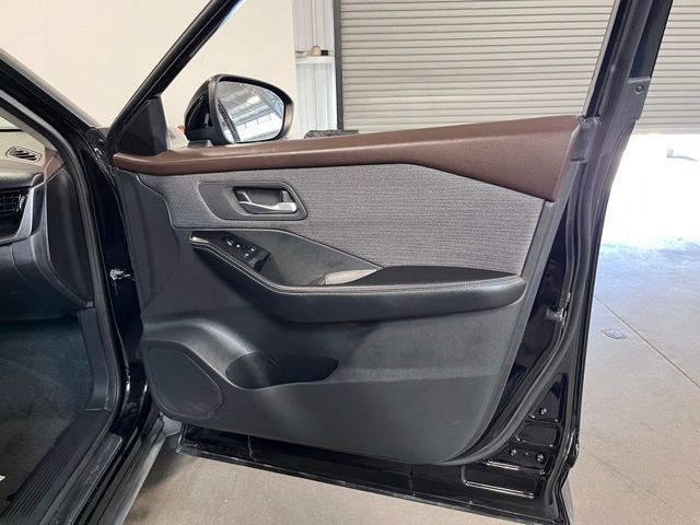 Used 2022 Nissan Rogue SV AWD/4WD image 12
