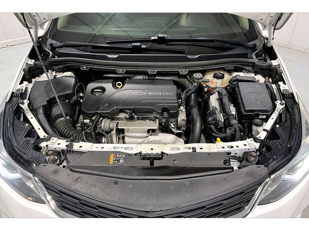 Used 2018 Chevrolet Cruze LT FWD image 12