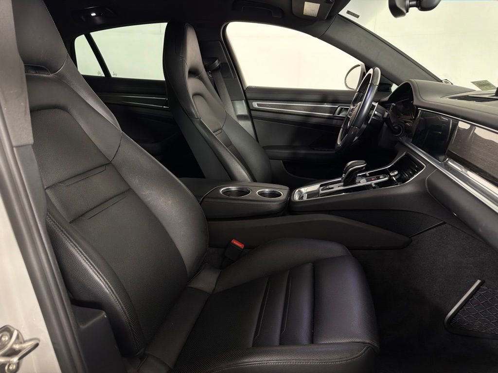 Used 2018 Porsche Panamera 4S image 32