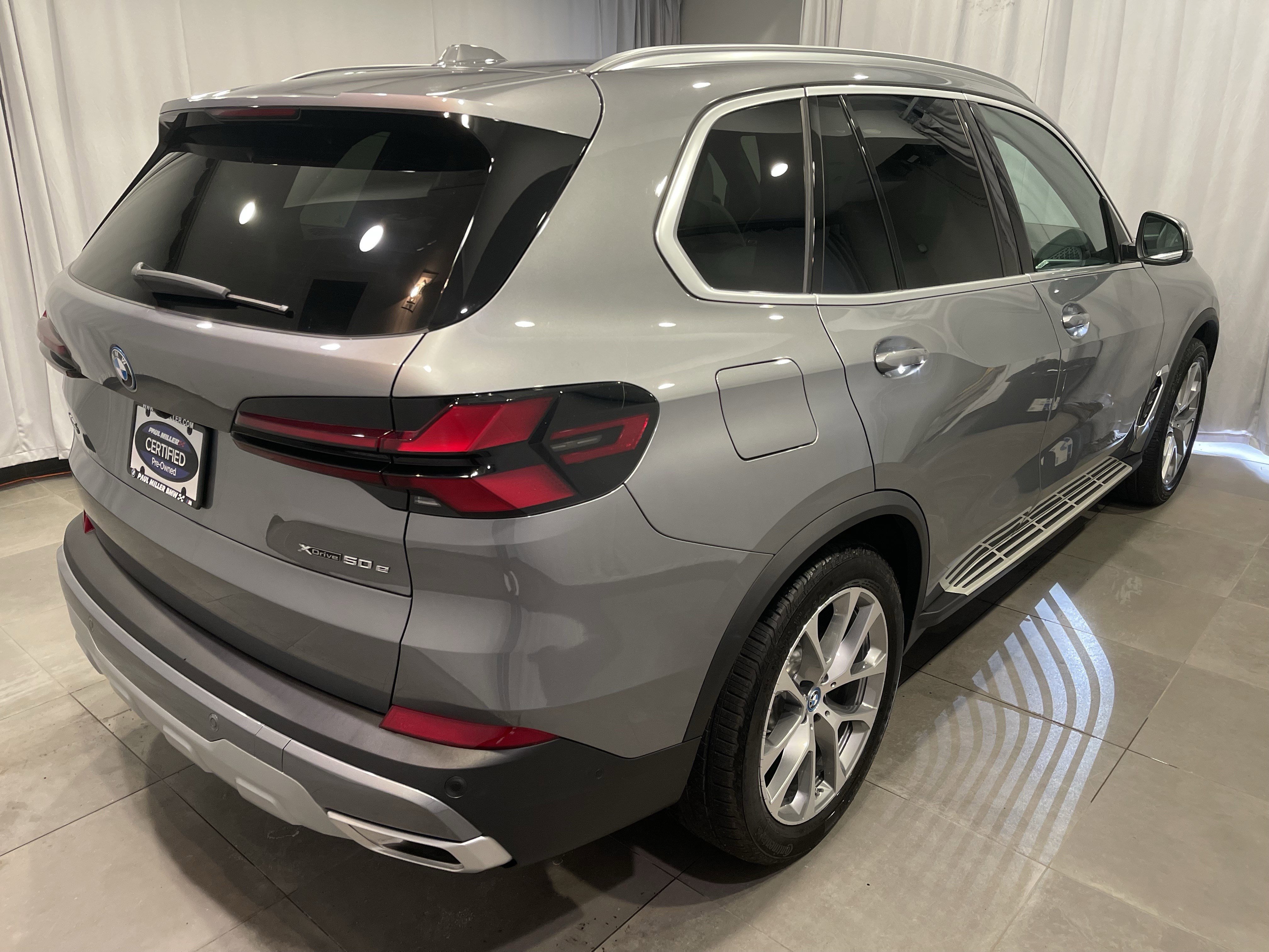 Used 2025 BMW X5 xDrive50e w/ Premium Package image 6