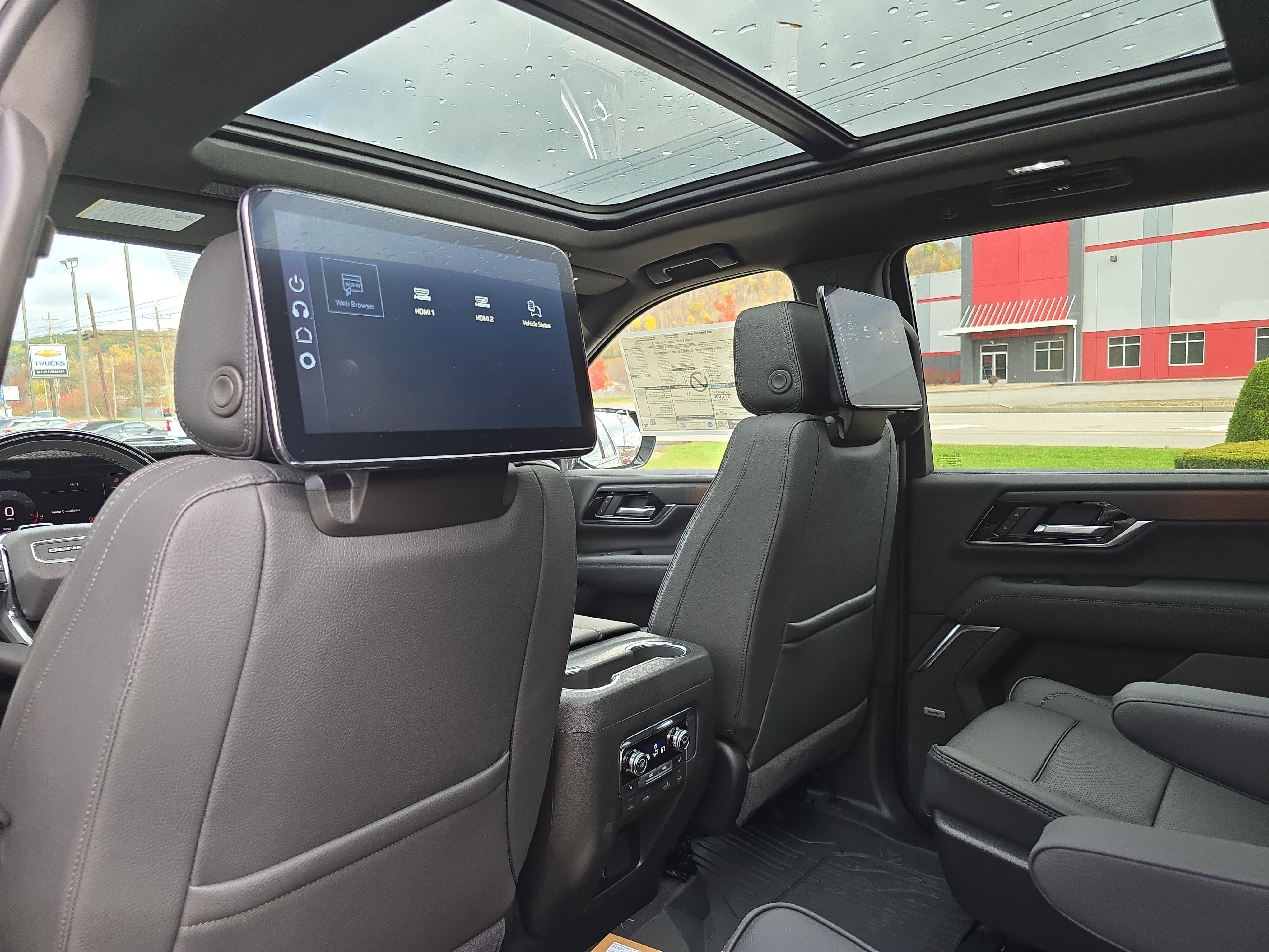 New 2026 GMC Yukon Denali w/ Denali Reserve Package image 17