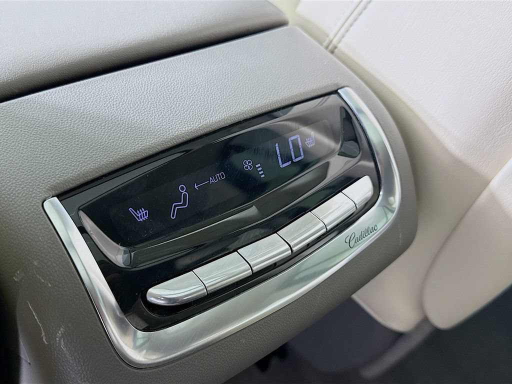 Used 2023 Cadillac XT6 Premium Luxury FWD image 26