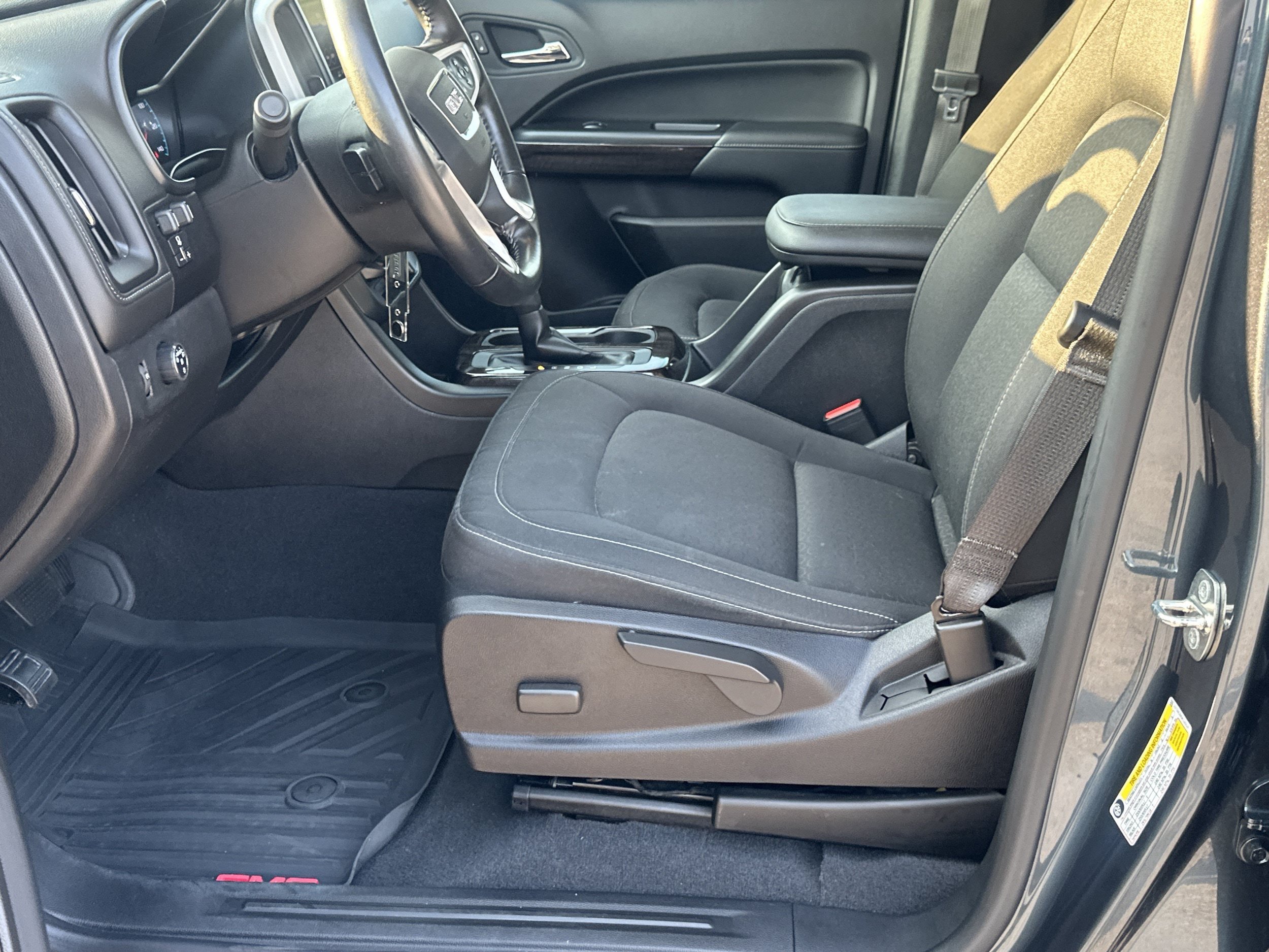 Used 2019 GMC Canyon SLE w/ SLE Convenience Package RWD image 9