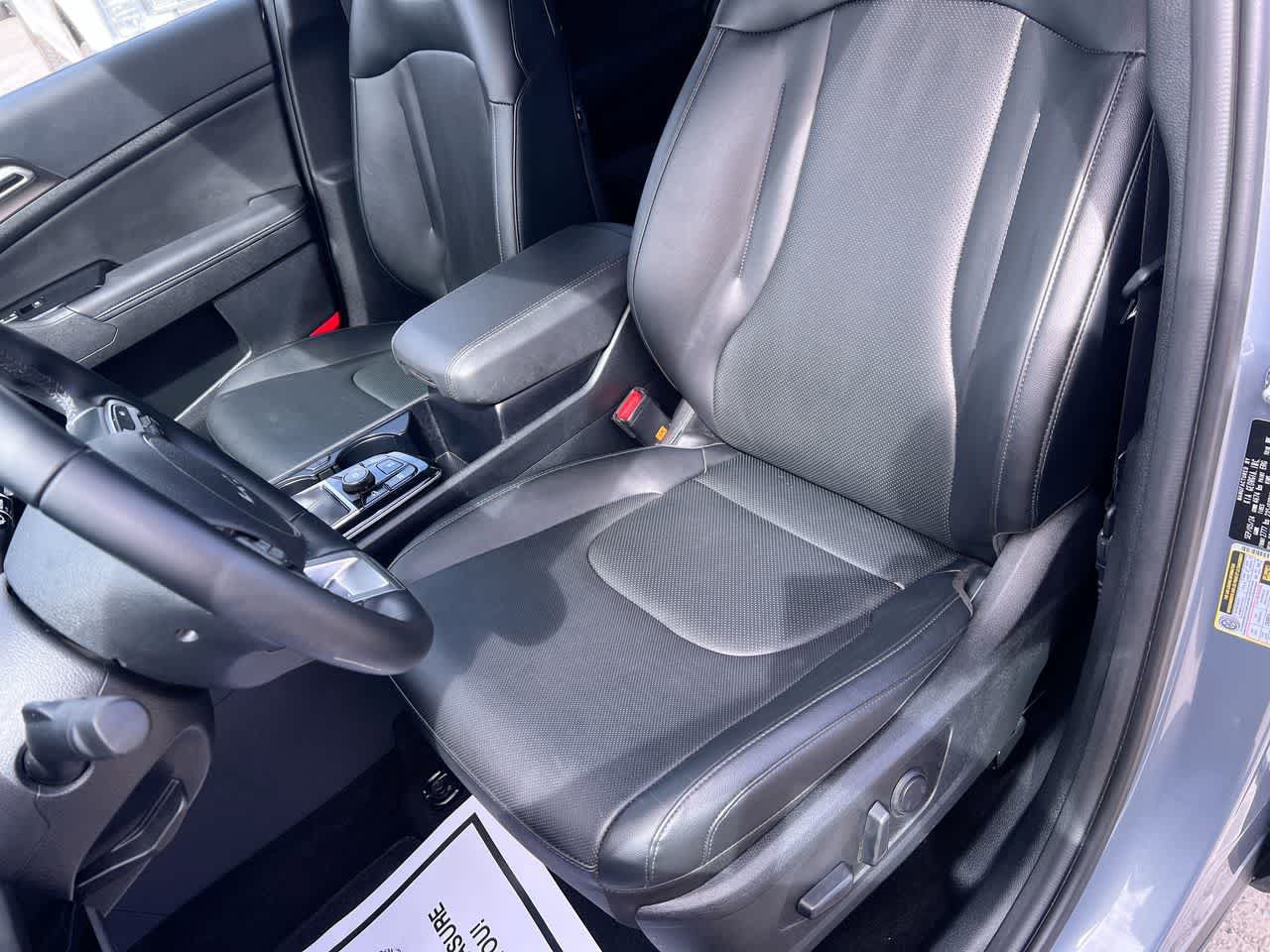 Certified 2025 Kia Sportage EX FWD image 11
