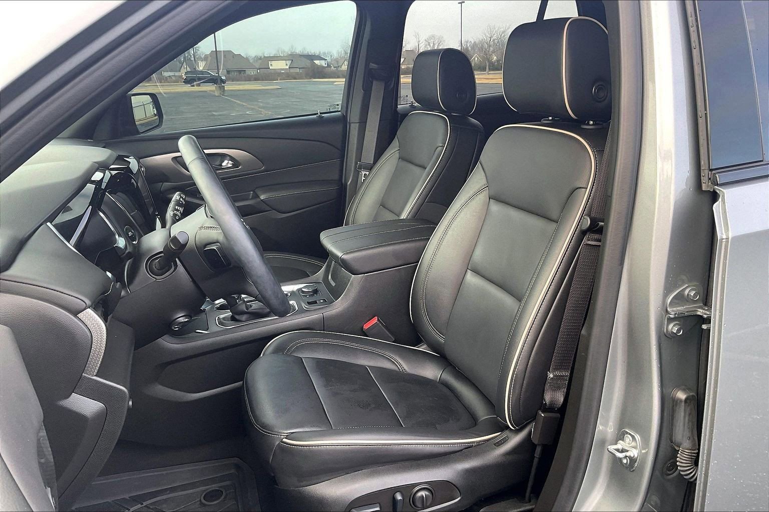 Used 2024 Chevrolet Traverse Premier w/ Redline Edition image 7