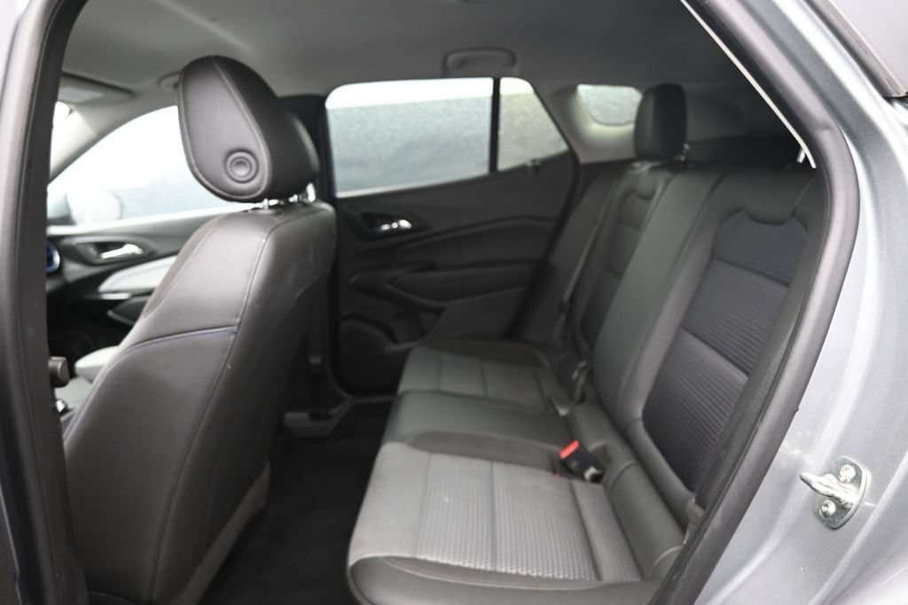 Used 2025 Chevrolet Trax LT FWD image 24