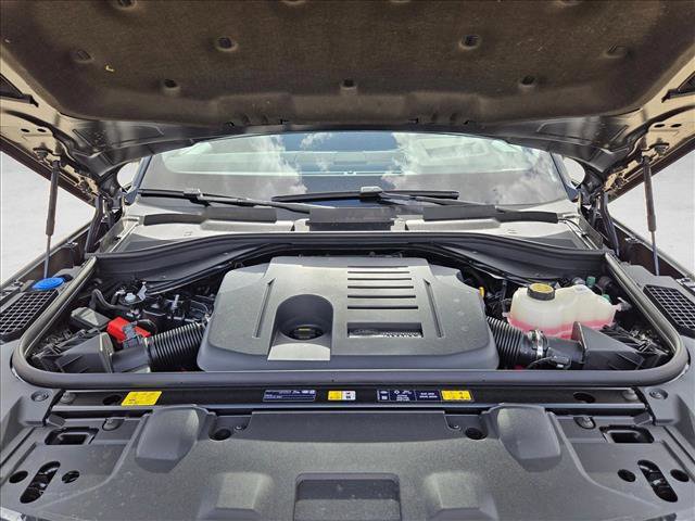 New 2026 Land Rover Range Rover SE image 17