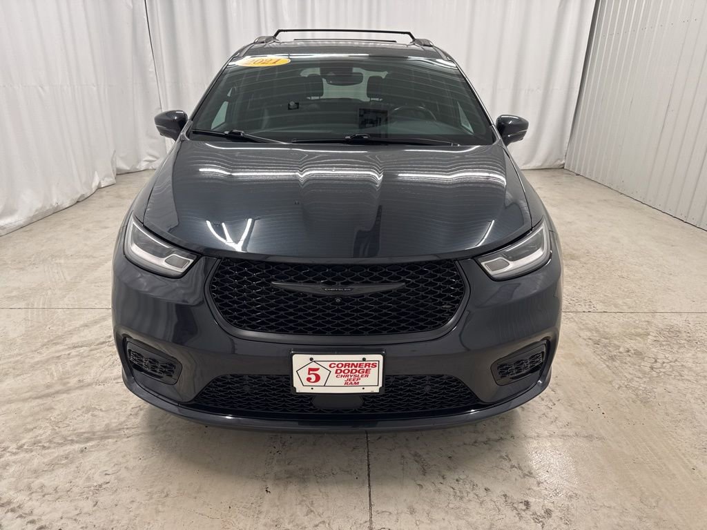 Used 2021 Chrysler Pacifica Touring-L w/ Uconnect Theater Family Group AWD/4WD image 8