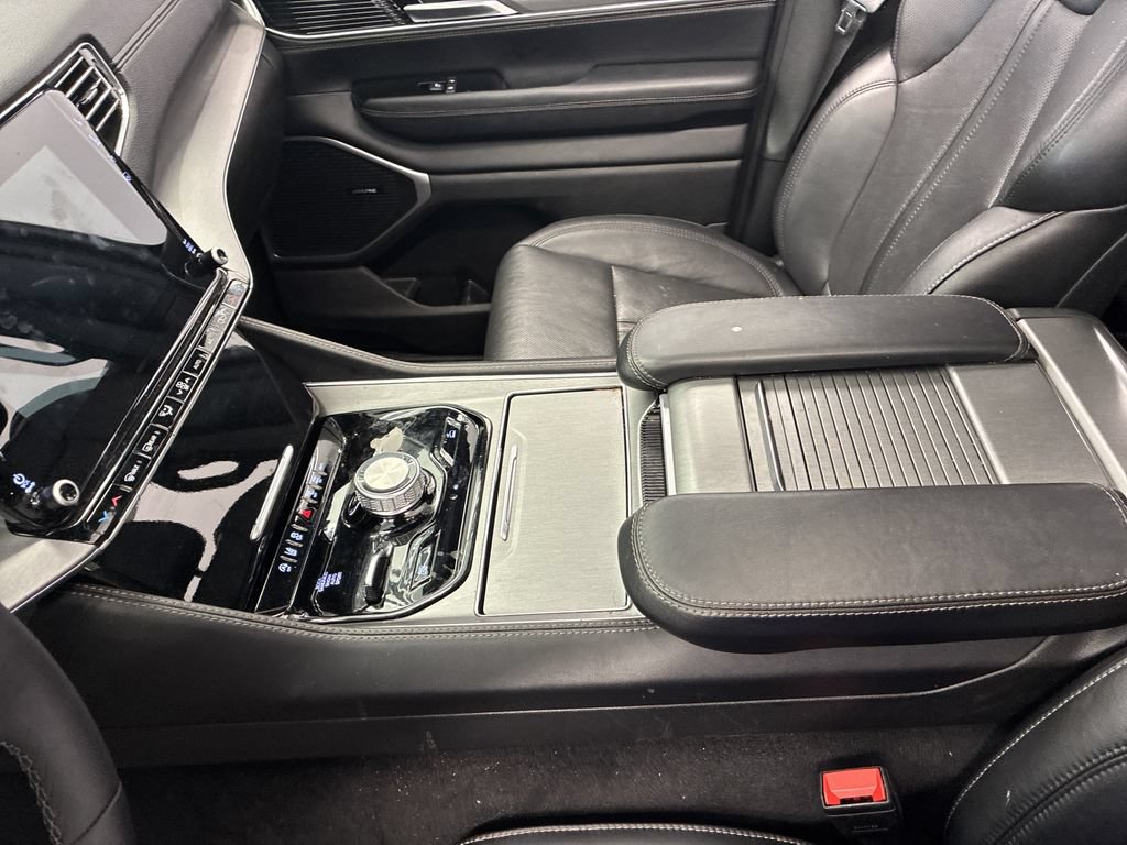 Used 2023 Jeep Wagoneer Series II AWD/4WD image 23