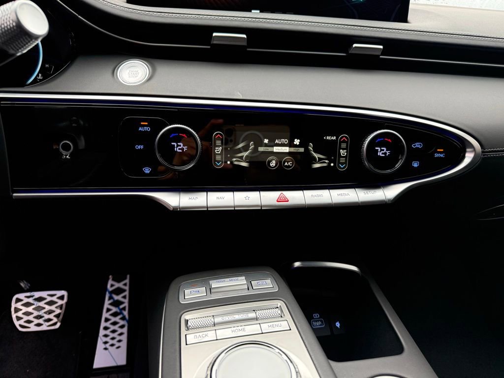 Used 2025 Genesis GV70 3.5T Sport w/ Sport Prestige Package image 25