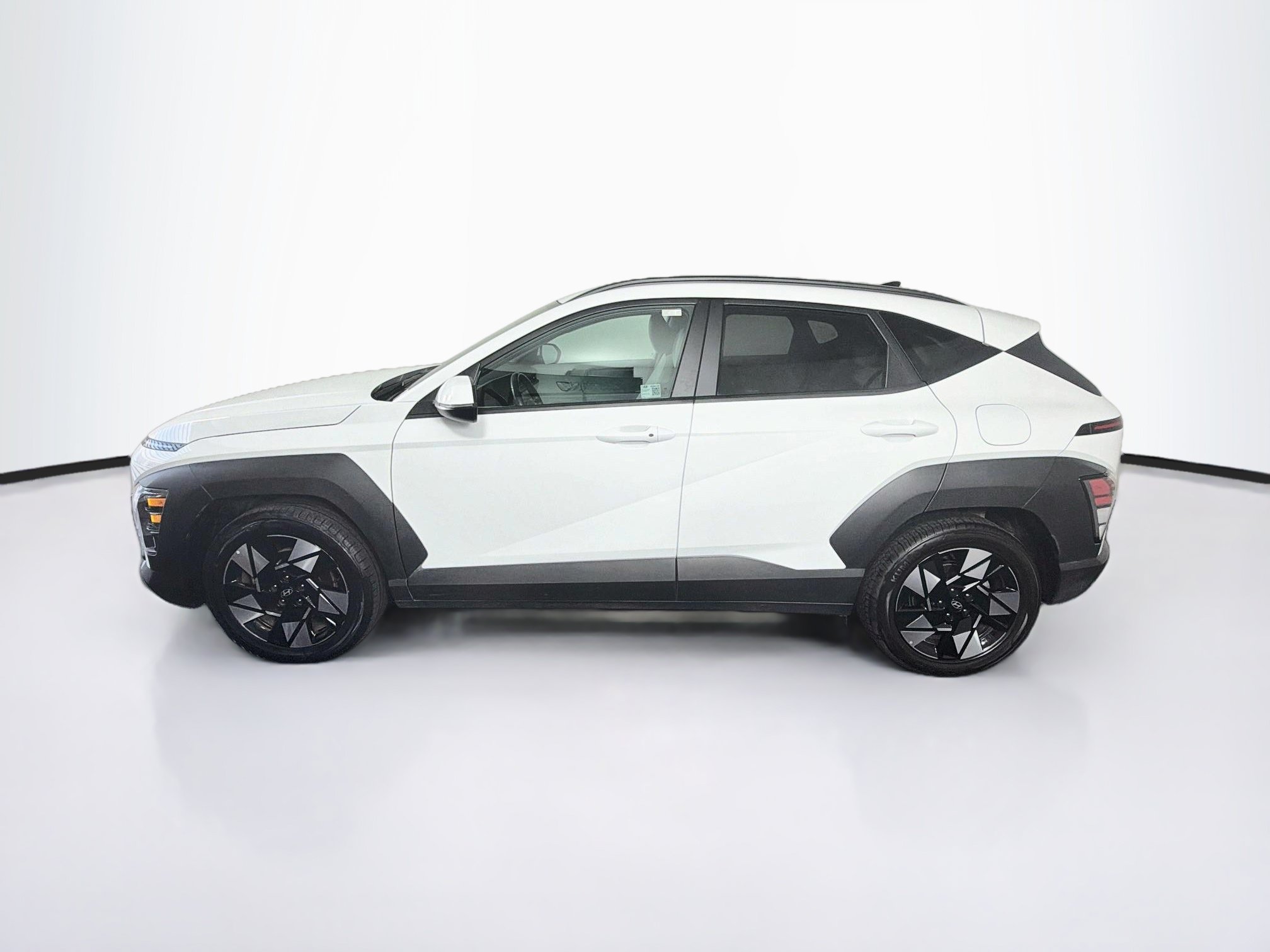 Used 2025 Hyundai Kona SEL FWD image 4