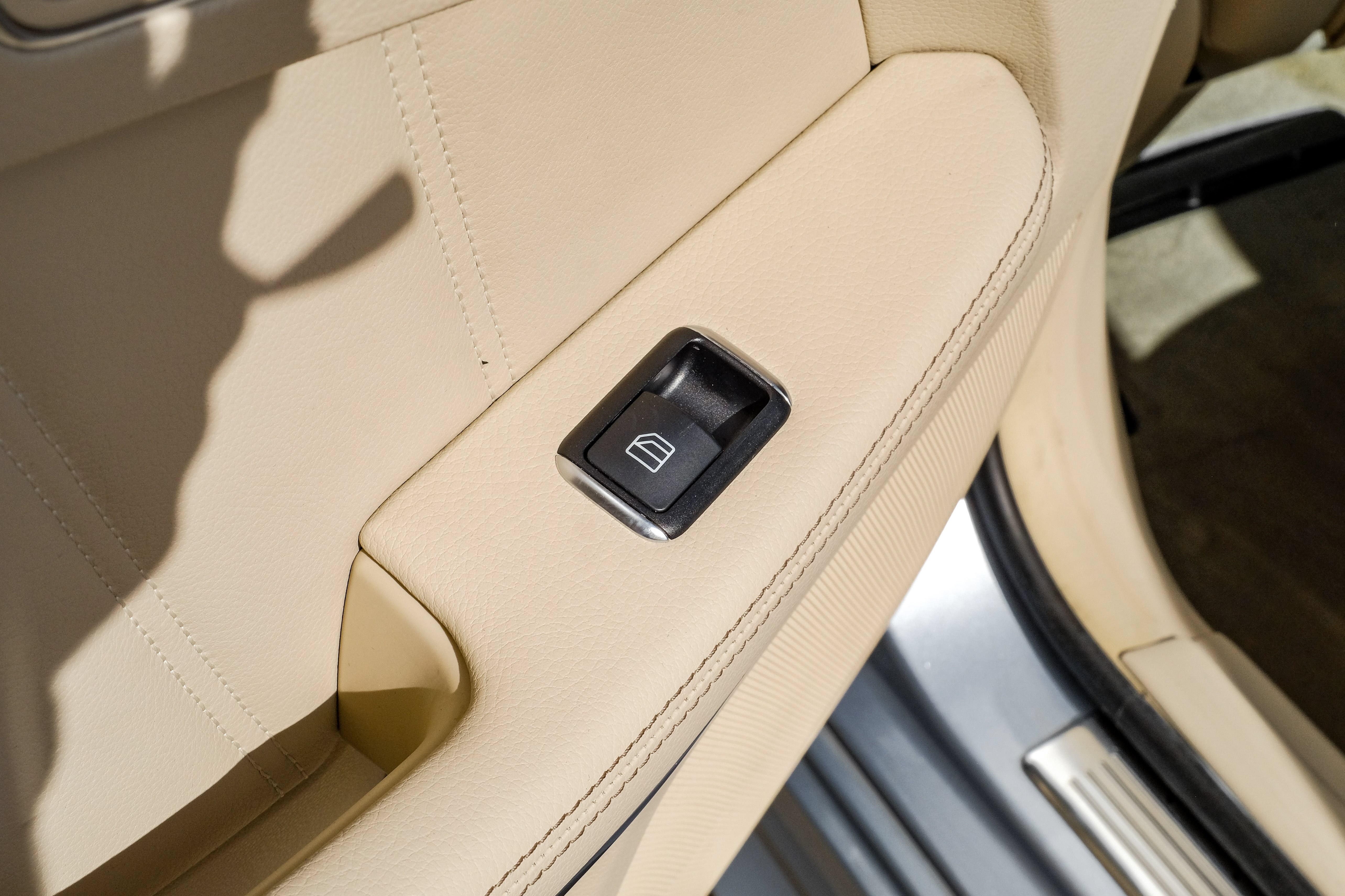 Used 2014 Mercedes-Benz E 550 4MATIC Sedan w/ Premium 1 Package image 51